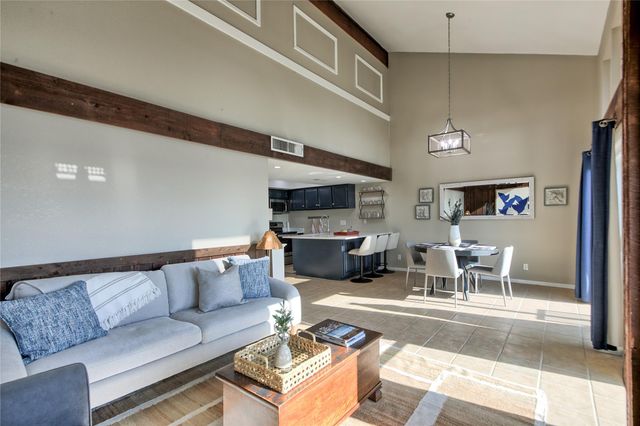 157 Comanche PT, Point Venture, TX 78645