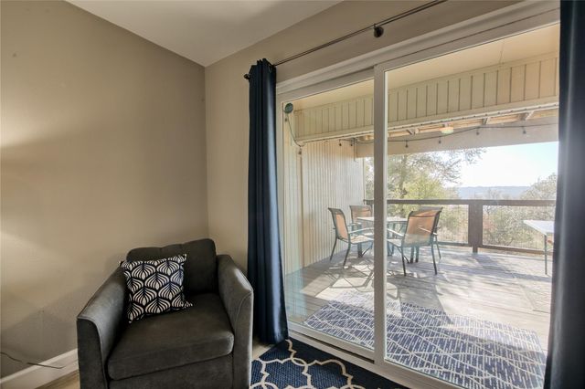 157 Comanche PT, Point Venture, TX 78645