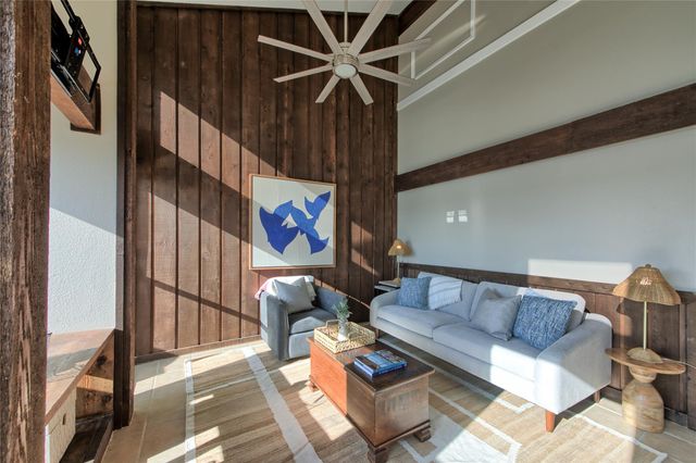 157 Comanche PT, Point Venture, TX 78645