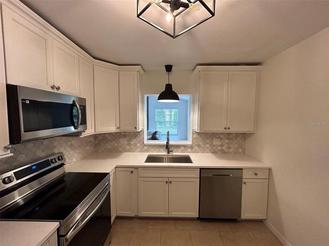 6000 13TH STREET N, St Petersburg, FL 33703