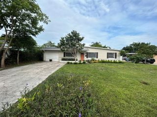 6000 13TH STREET N, St Petersburg, FL 33703