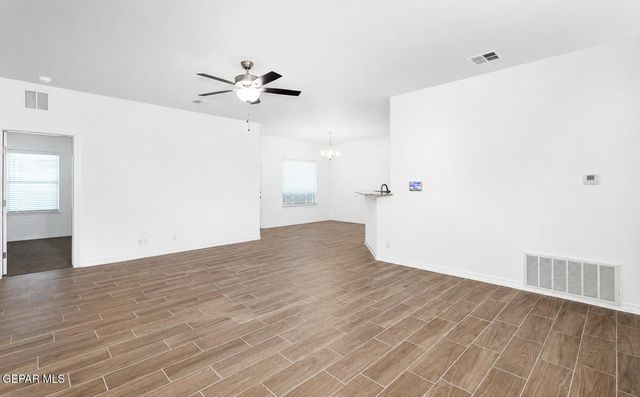 906 BROMYARD, Horizon City, TX 79928