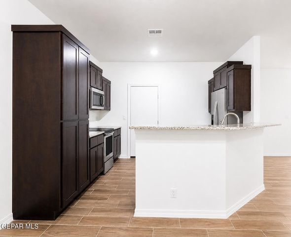 906 BROMYARD, Horizon City, TX 79928