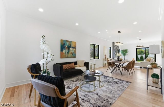 95 Huron Ave, Clifton City, NJ 07013