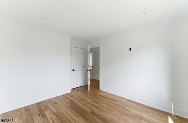 95 Huron Ave, Clifton City, NJ 07013