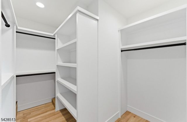 95 Huron Ave, Clifton City, NJ 07013