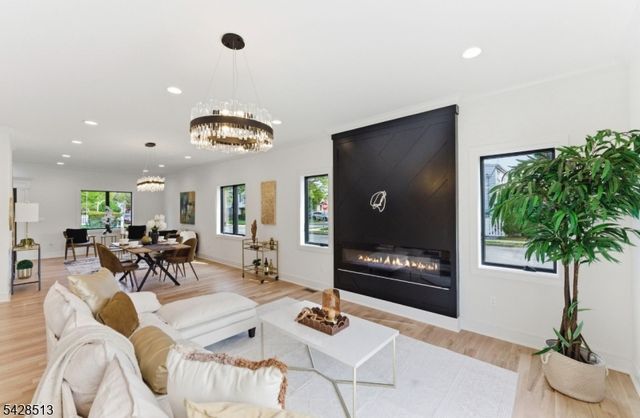 95 Huron Ave, Clifton City, NJ 07013