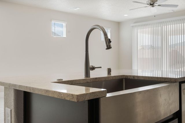6945 Ava Road, Rio Rancho, NM 87144