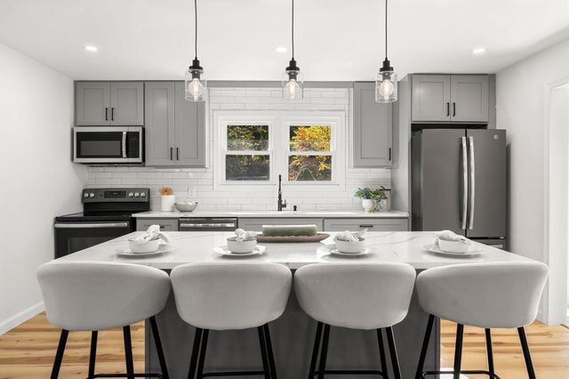 488 Elm St, Marlborough, MA 01752