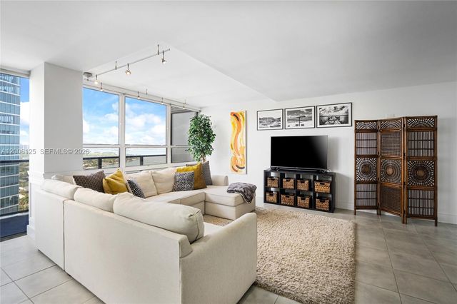 600 NE 36th St PH2, Miami, FL 33137