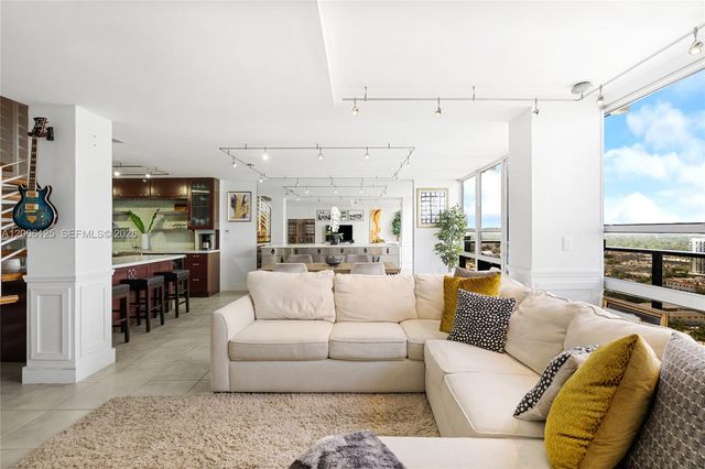 600 NE 36th St PH2, Miami, FL 33137