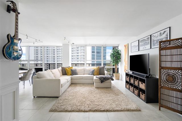 600 NE 36th St PH2, Miami, FL 33137