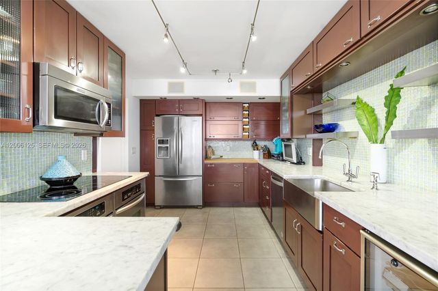 600 NE 36th St PH2, Miami, FL 33137