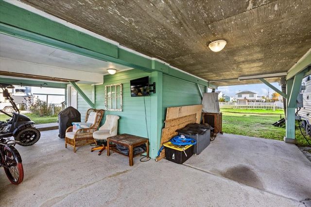 16721 Henry Morgan Road, Jamaica Beach, TX 77554