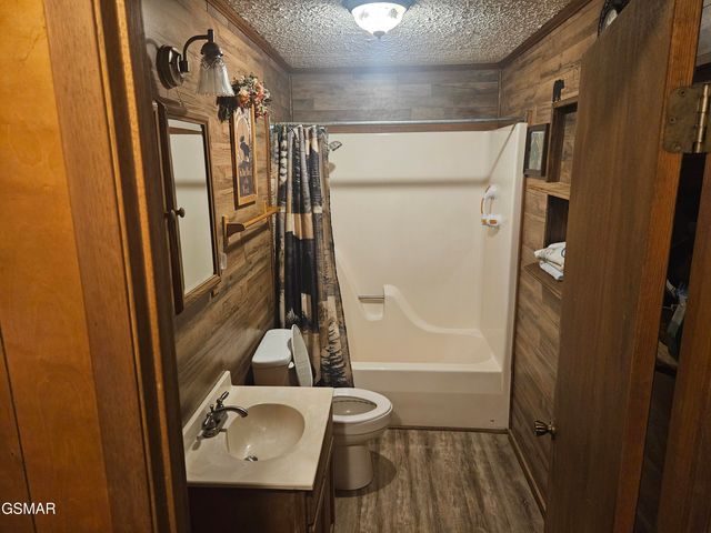 422 Ball Mountain Way, Gatlinburg, TN 37738