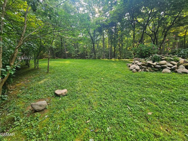 422 Ball Mountain Way, Gatlinburg, TN 37738