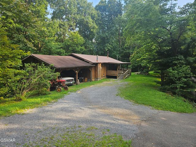 422 Ball Mountain Way, Gatlinburg, TN 37738