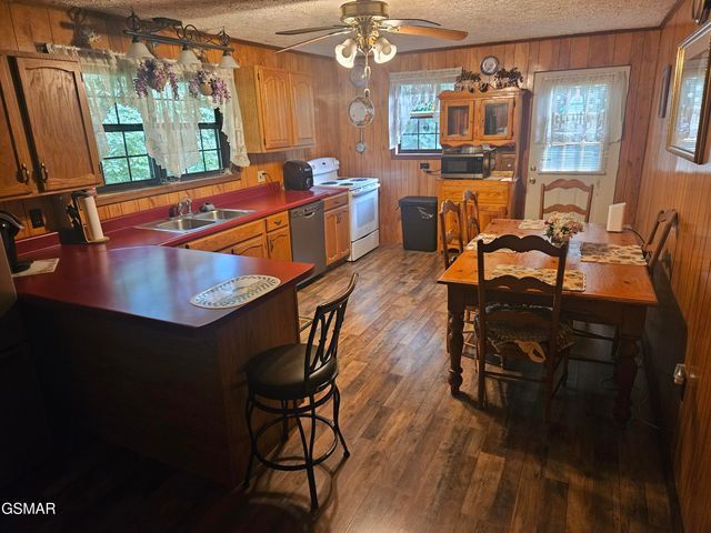 422 Ball Mountain Way, Gatlinburg, TN 37738