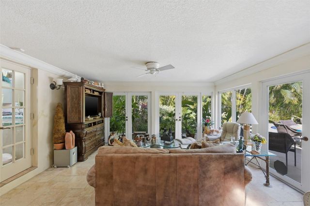 2525 NE 21st Court, Fort Lauderdale, FL 33305