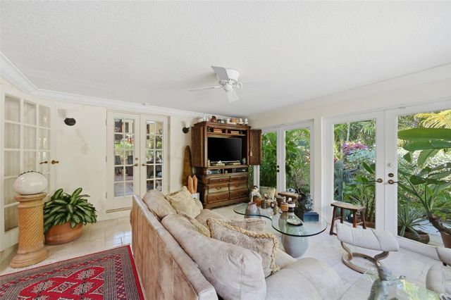 2525 NE 21st Court, Fort Lauderdale, FL 33305