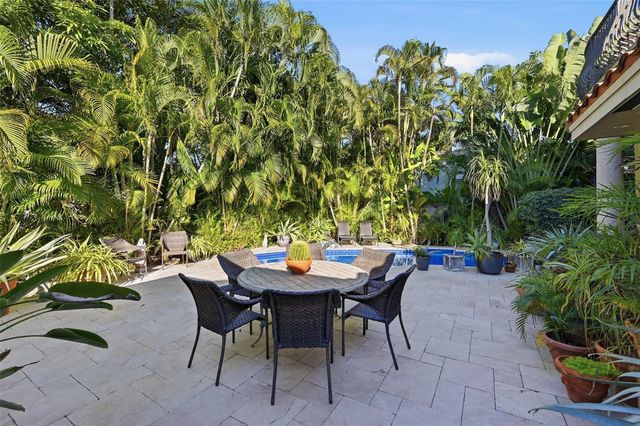 2525 NE 21st Court, Fort Lauderdale, FL 33305