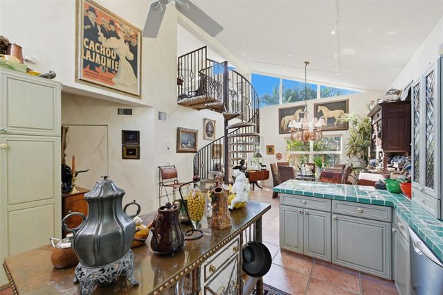 2525 NE 21st Court, Fort Lauderdale, FL 33305