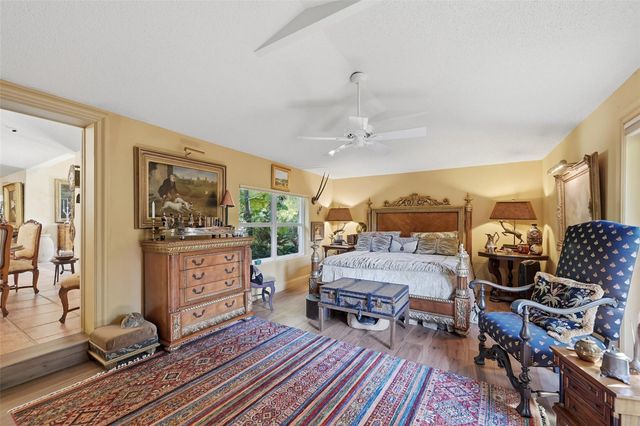 2525 NE 21st Court, Fort Lauderdale, FL 33305