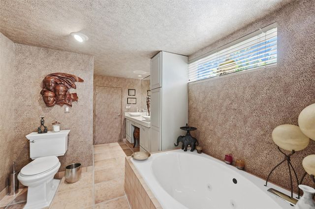 2525 NE 21st Court, Fort Lauderdale, FL 33305