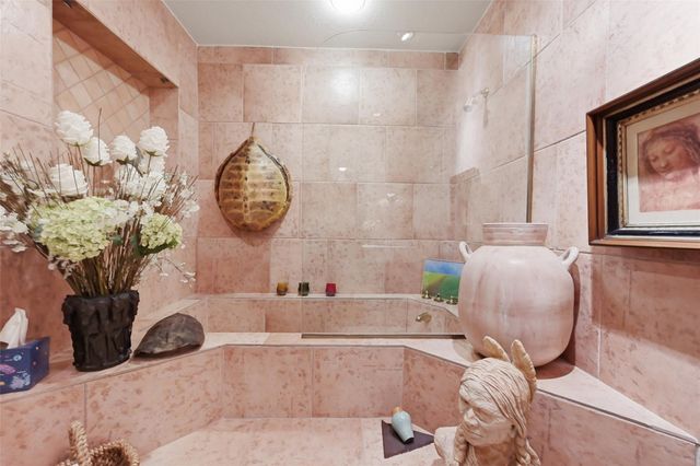 2525 NE 21st Court, Fort Lauderdale, FL 33305