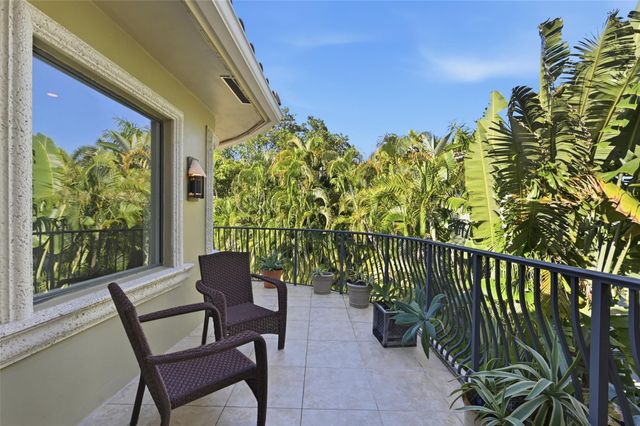 2525 NE 21st Court, Fort Lauderdale, FL 33305