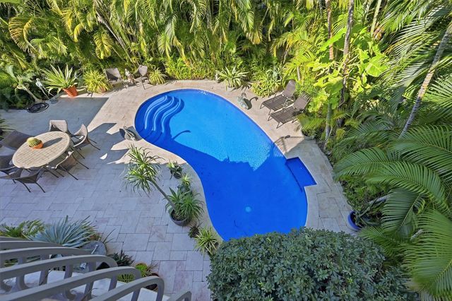 2525 NE 21st Court, Fort Lauderdale, FL 33305