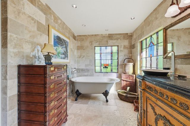 2525 NE 21st Court, Fort Lauderdale, FL 33305