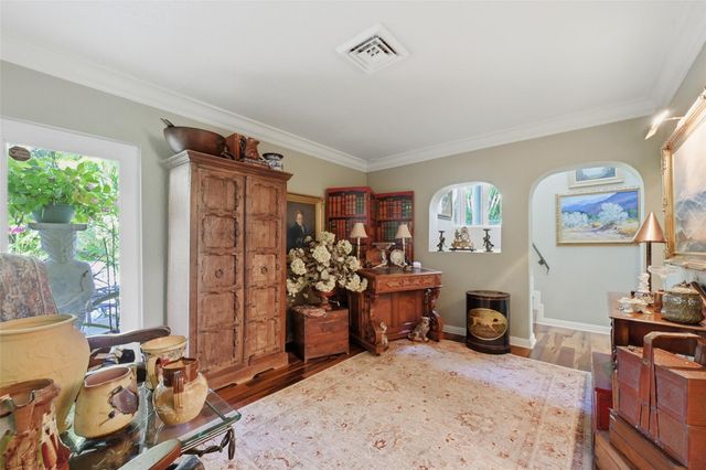 2525 NE 21st Court, Fort Lauderdale, FL 33305