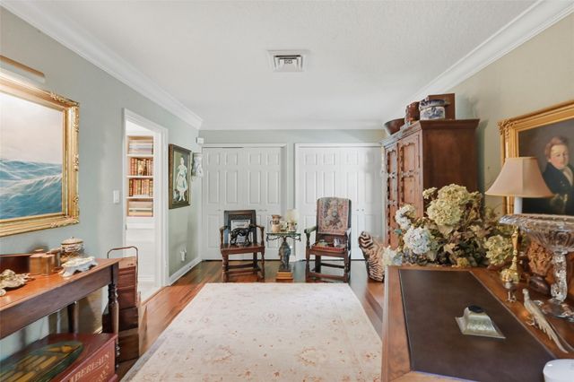 2525 NE 21st Court, Fort Lauderdale, FL 33305