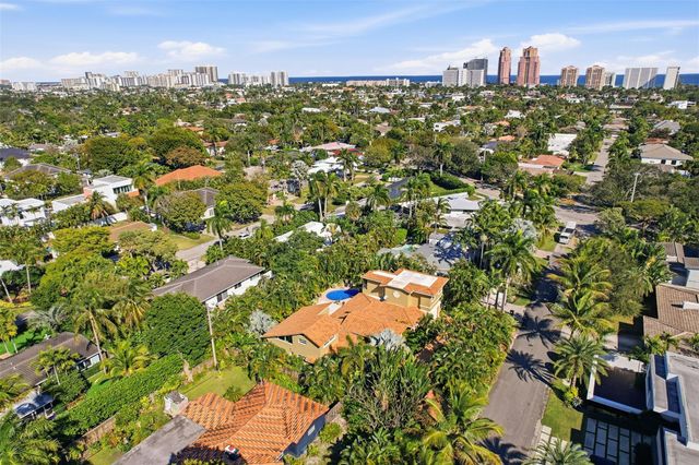 2525 NE 21st Court, Fort Lauderdale, FL 33305