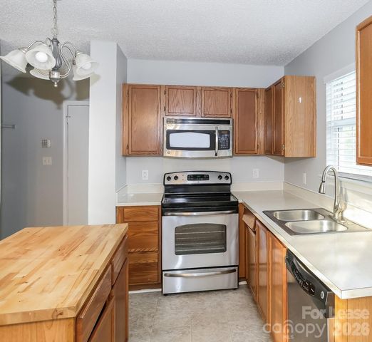 10631 Coulport Lane, Charlotte, NC 28215