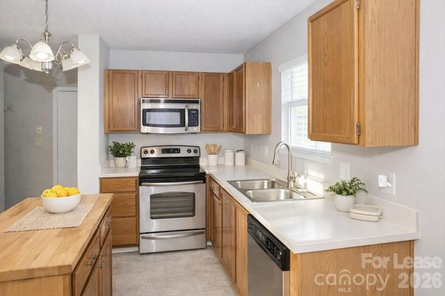 10631 Coulport Lane, Charlotte, NC 28215