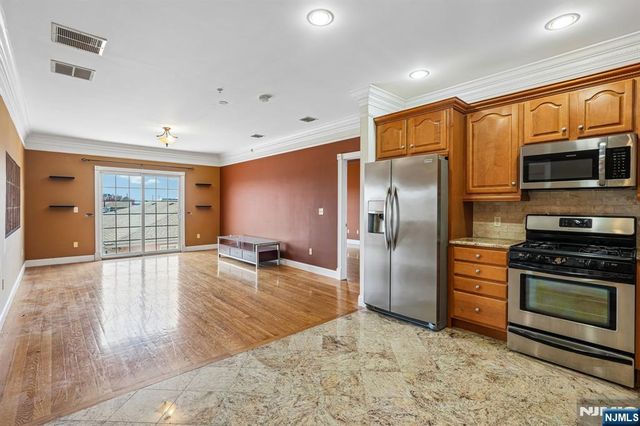 411-419 Chestnut 3 B, Newark, NJ 07105