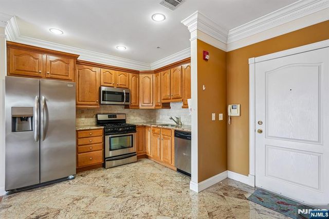 411-419 Chestnut 3 B, Newark, NJ 07105