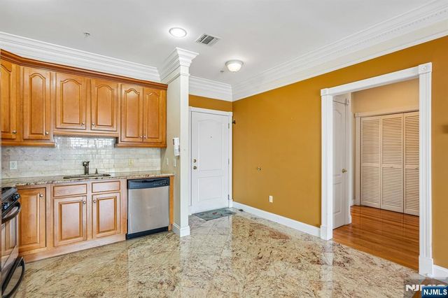 411-419 Chestnut 3 B, Newark, NJ 07105