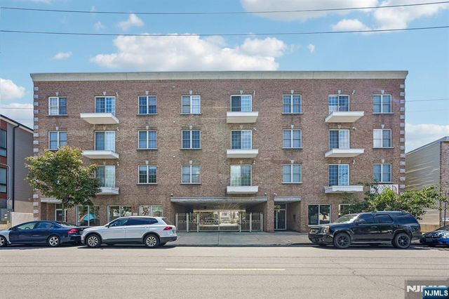411-419 Chestnut 3 B, Newark, NJ 07105