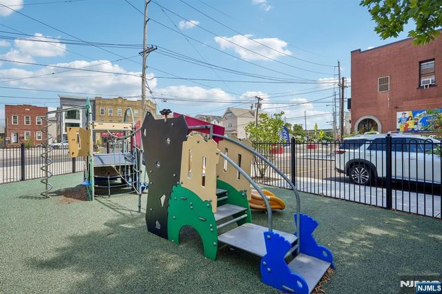 411-419 Chestnut 3 B, Newark, NJ 07105