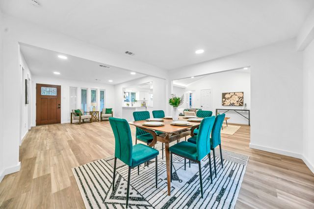 817 Savannah Way, Bedford, TX 76022