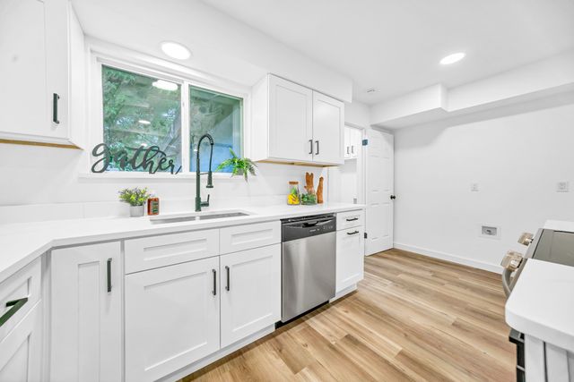 817 Savannah Way, Bedford, TX 76022