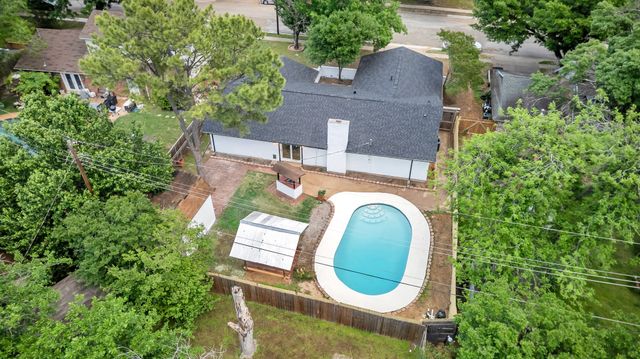 817 Savannah Way, Bedford, TX 76022