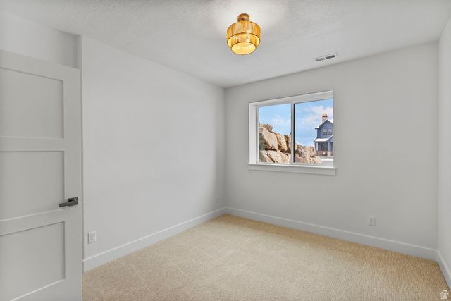 728 E MOUNTAIN RD, North Ogden, UT 84414