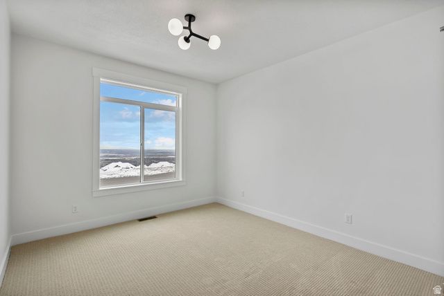 728 E MOUNTAIN RD, North Ogden, UT 84414