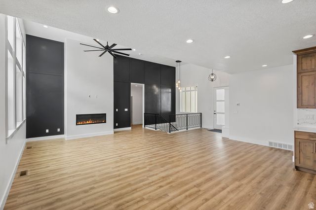 728 E MOUNTAIN RD, North Ogden, UT 84414