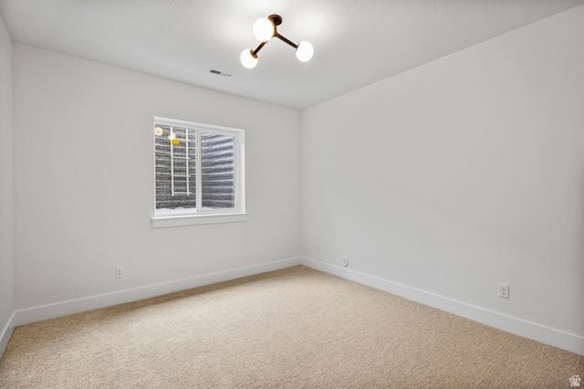 728 E MOUNTAIN RD, North Ogden, UT 84414