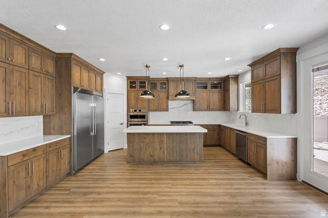 728 E MOUNTAIN RD, North Ogden, UT 84414